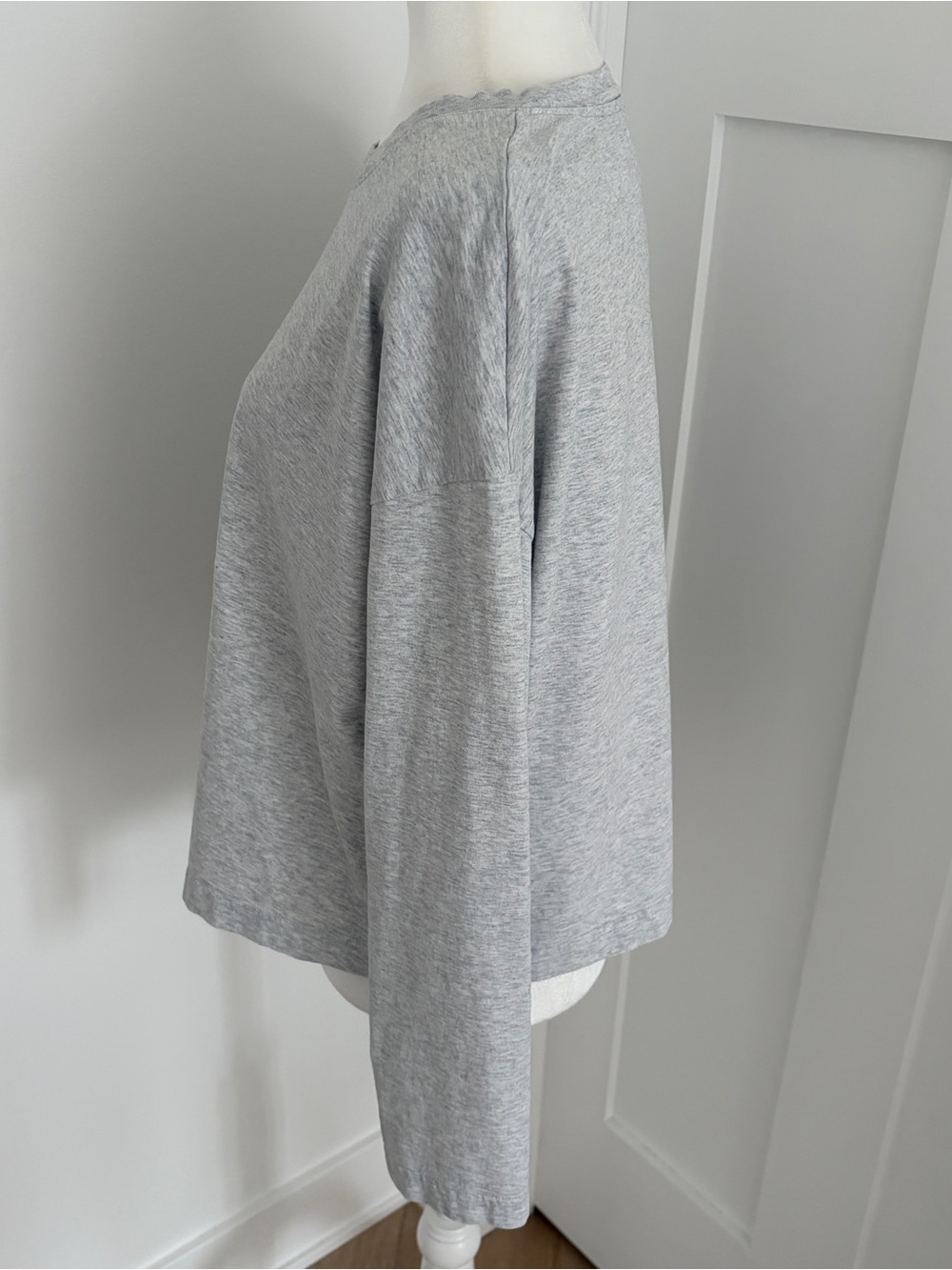 COS Women’s L Gray 100% Cotton Cropped Oversized Long Sleeve Boxy Top*Q2 - Picture 2 of 4